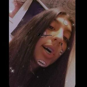 Meet your Posher, Leah